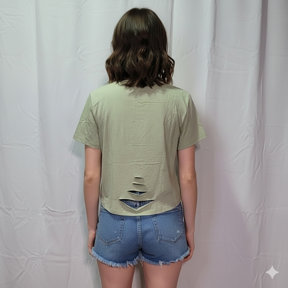 Women's NWOT Green Sun & Moon Distressed Graphic Cropped T-Shirt Size XL - Picture 6 of 7